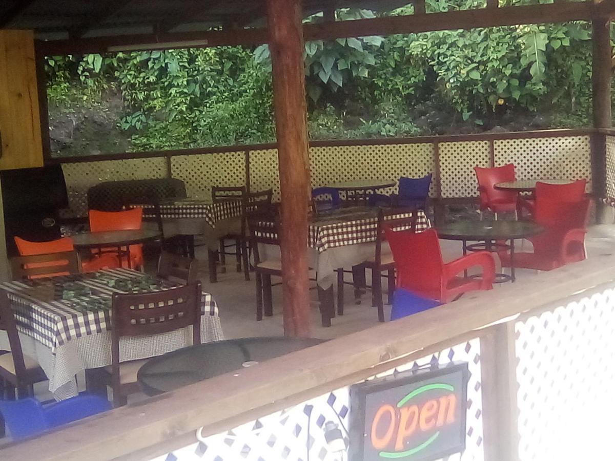 Natty Tropical Valley Roseau Extérieur photo
